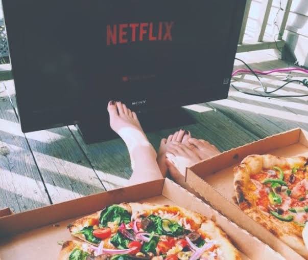 Millennials dejan los encuentros íntimos para disfrutar Netflix