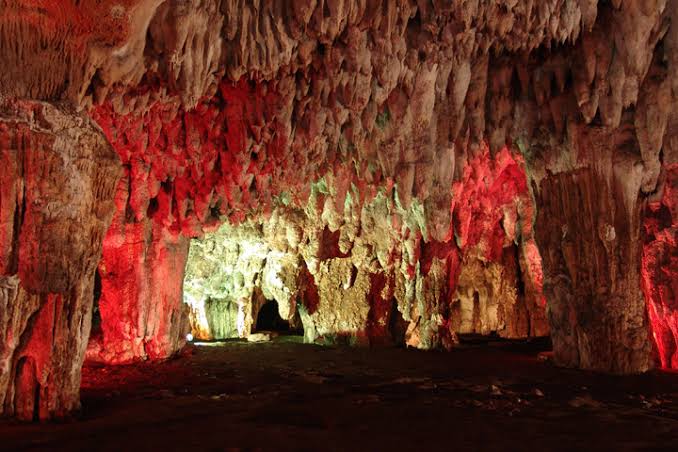Cueva de estalagmitas