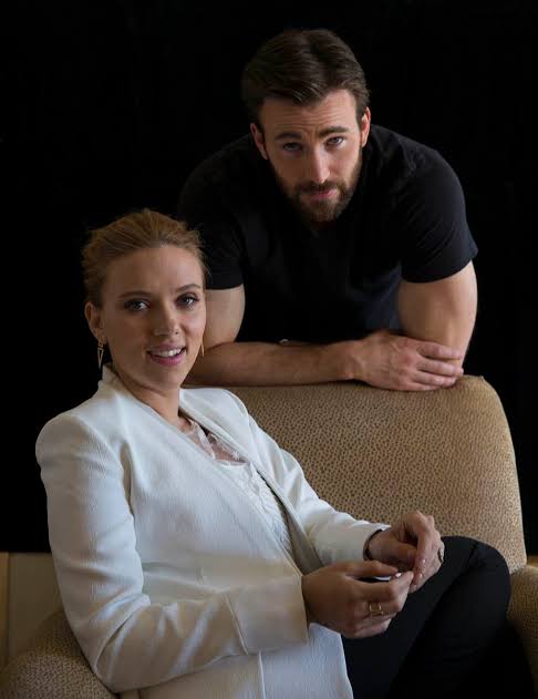 Scarlett Johansson y Chris Evans